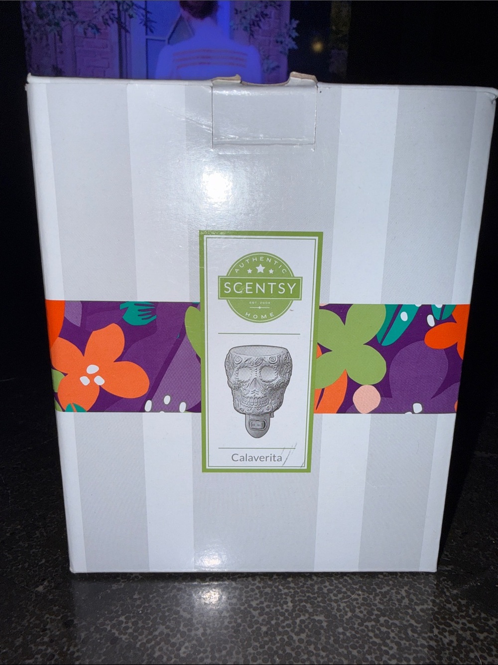 Scentsy Skull Calaverita Plug-In Warmer — White Ceramic NIB Halloween